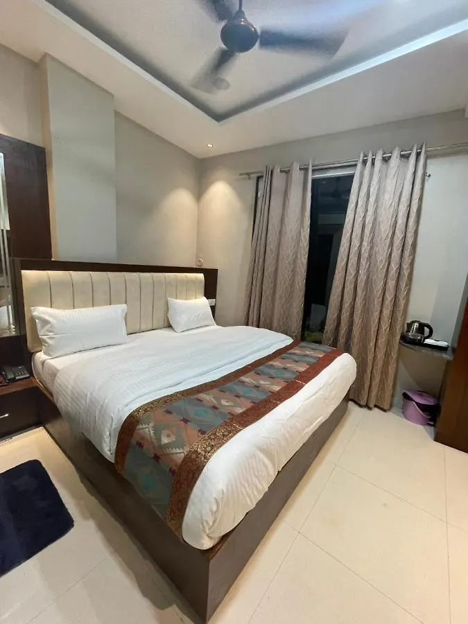 Отель Vishwanath Inn Варанаси